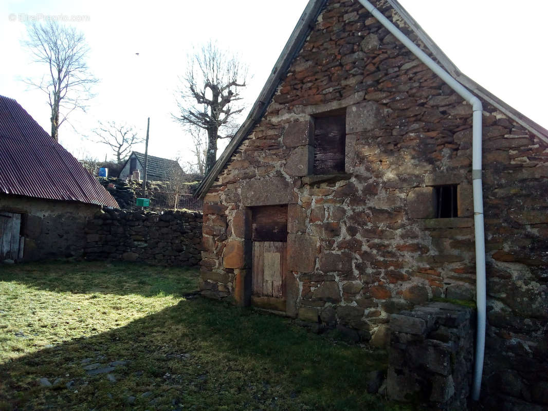 Maison à ANGLARDS-DE-SALERS