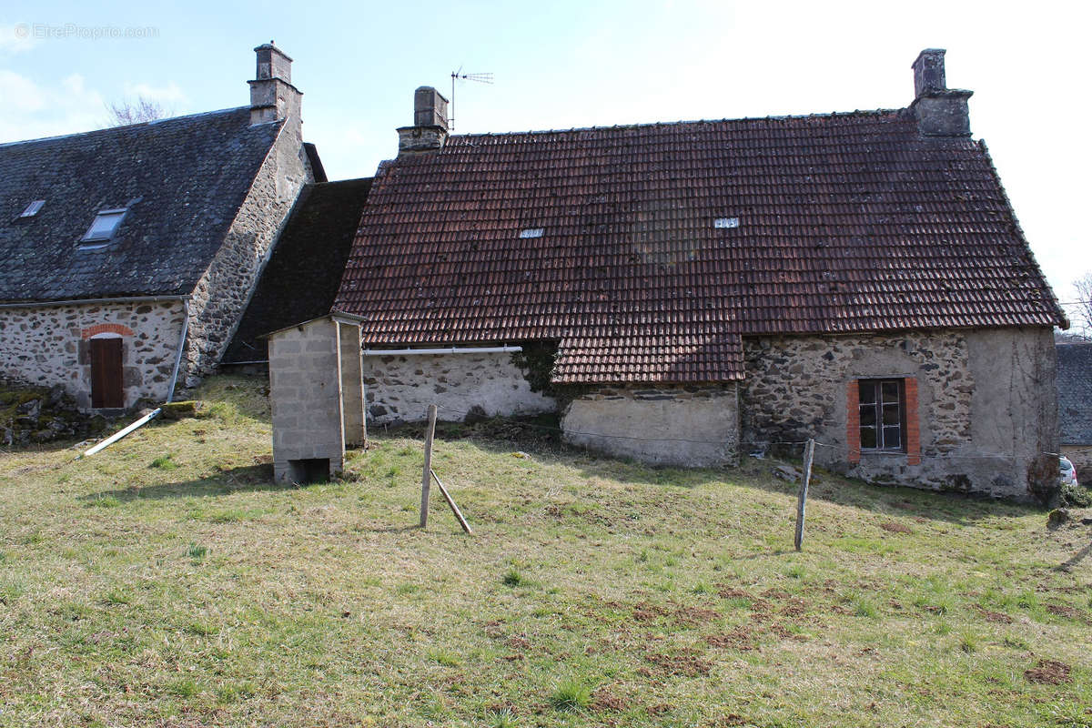 Maison à ANGLARDS-DE-SALERS