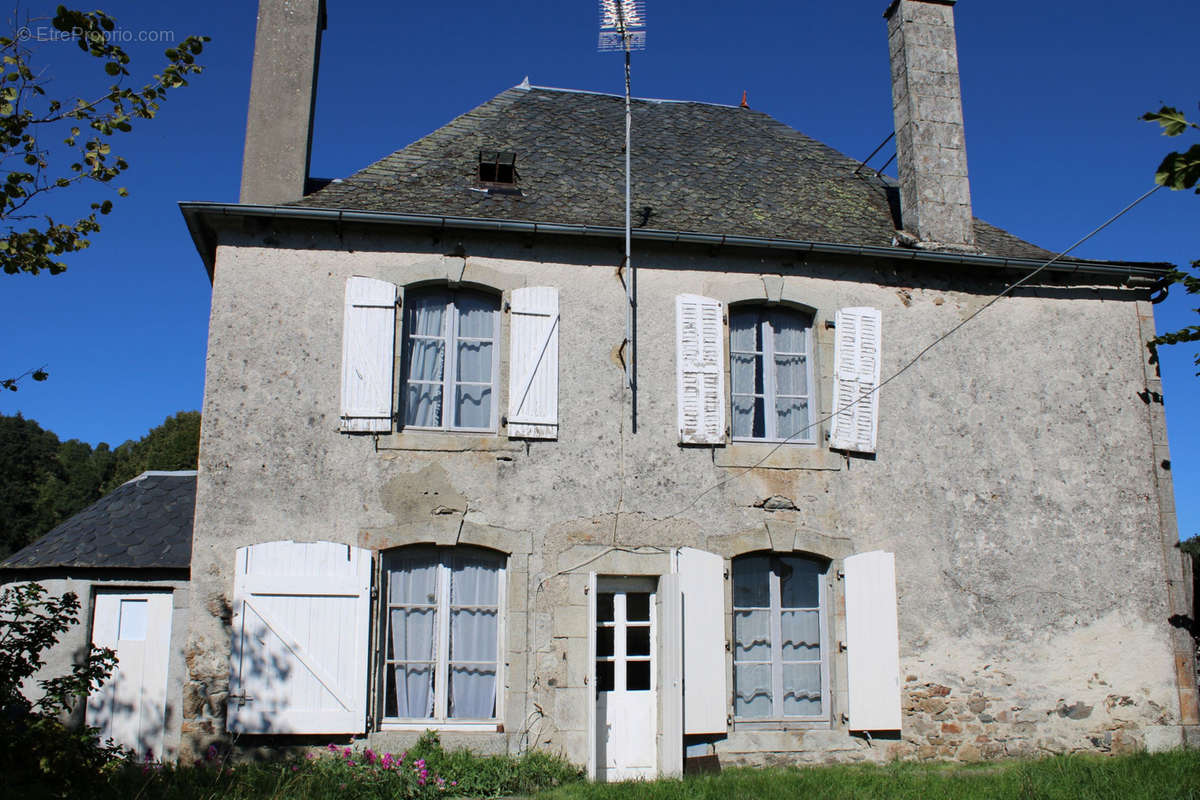 Maison à SAINT-ETIENNE-DE-CHOMEIL