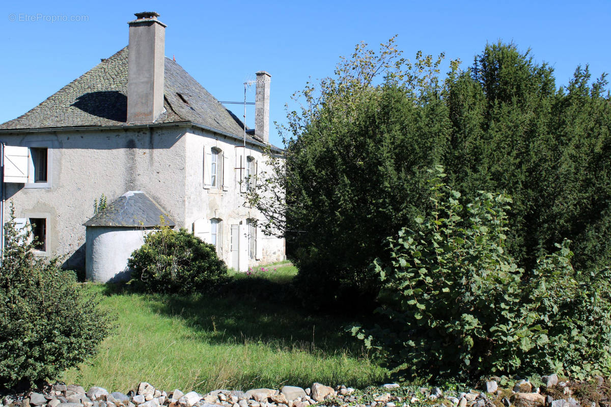 Maison à SAINT-ETIENNE-DE-CHOMEIL