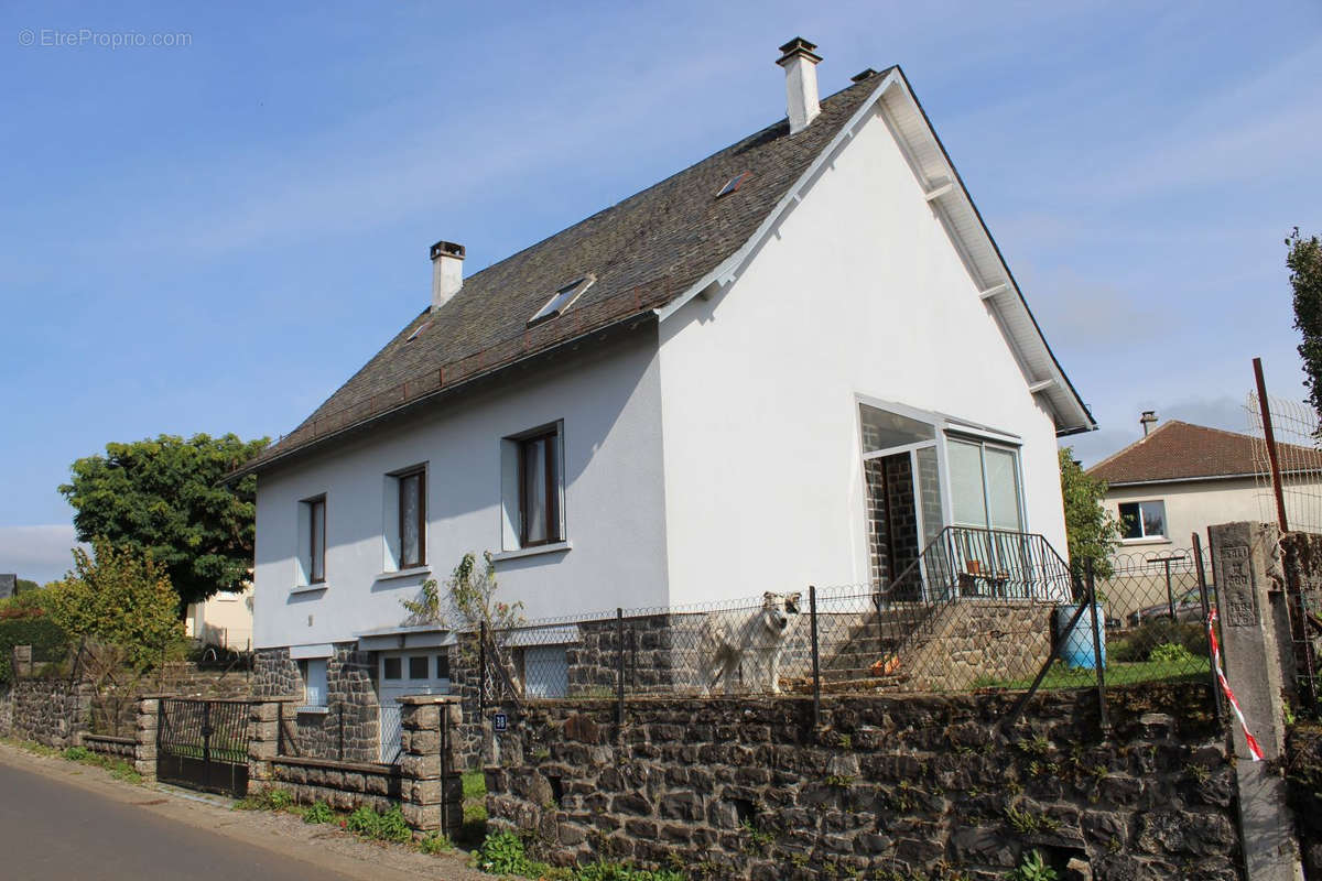 Maison à MAURIAC