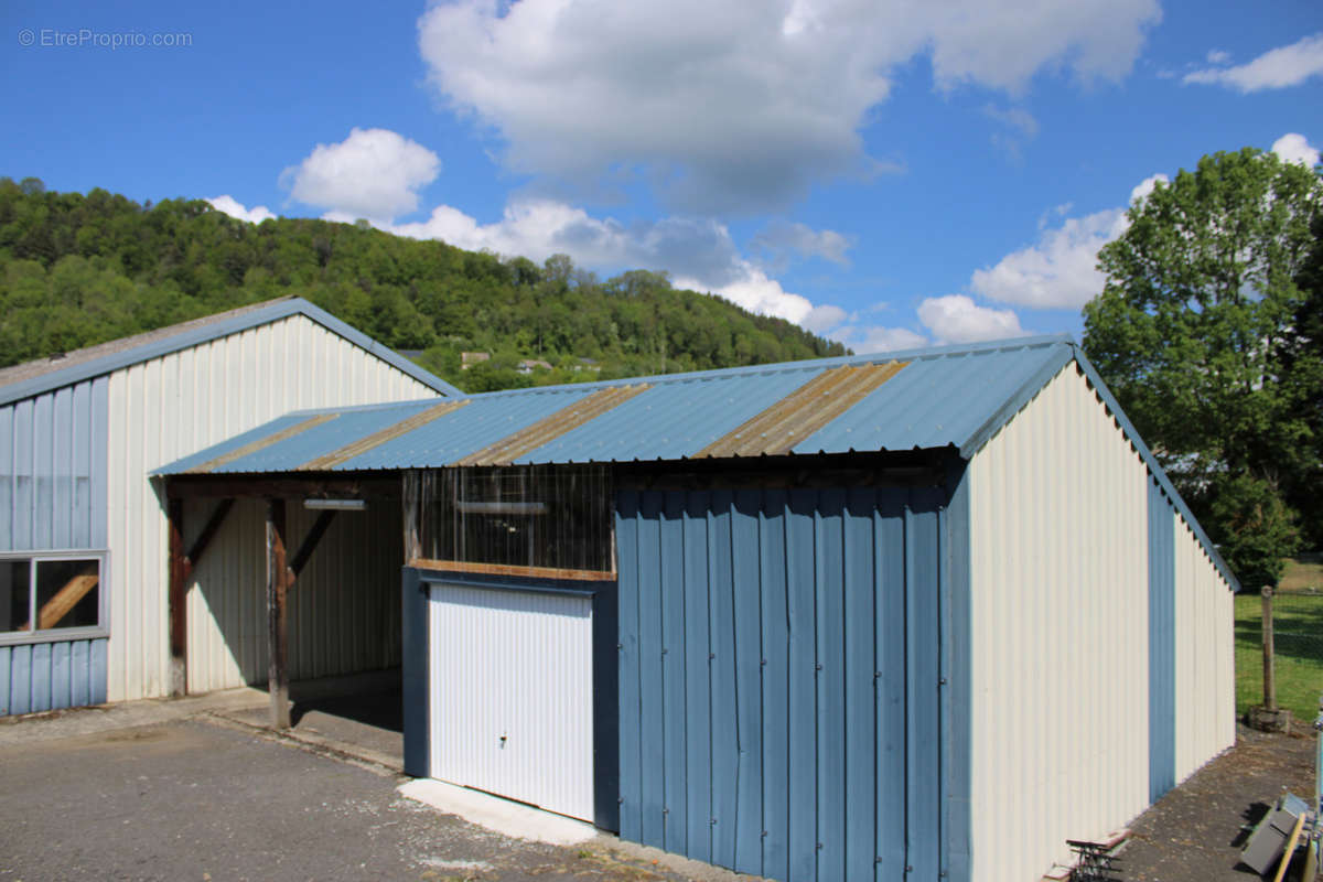 Autre à RIOM-ES-MONTAGNES