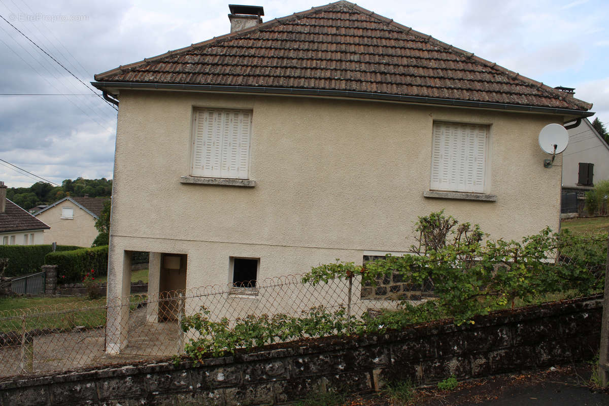 Maison à MAURIAC