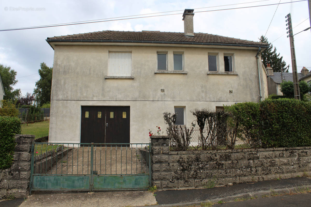 Maison à MAURIAC