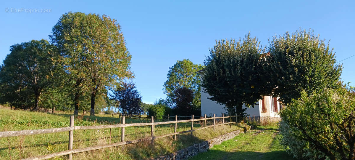 Maison à SAINT-BONNET-DE-SALERS