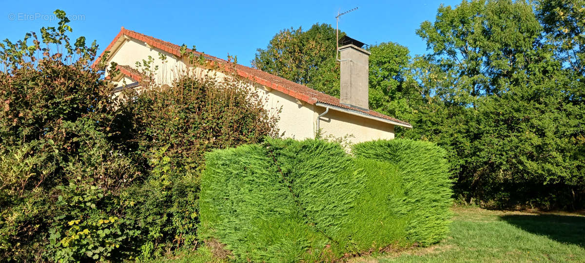 Maison à SAINT-BONNET-DE-SALERS