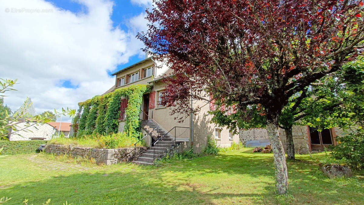 Maison à JUSSAC