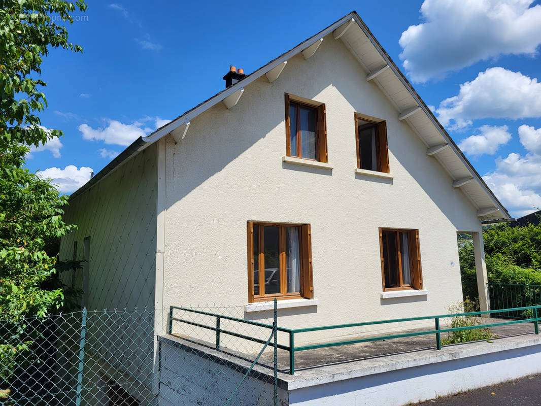 Maison à RIOM-ES-MONTAGNES