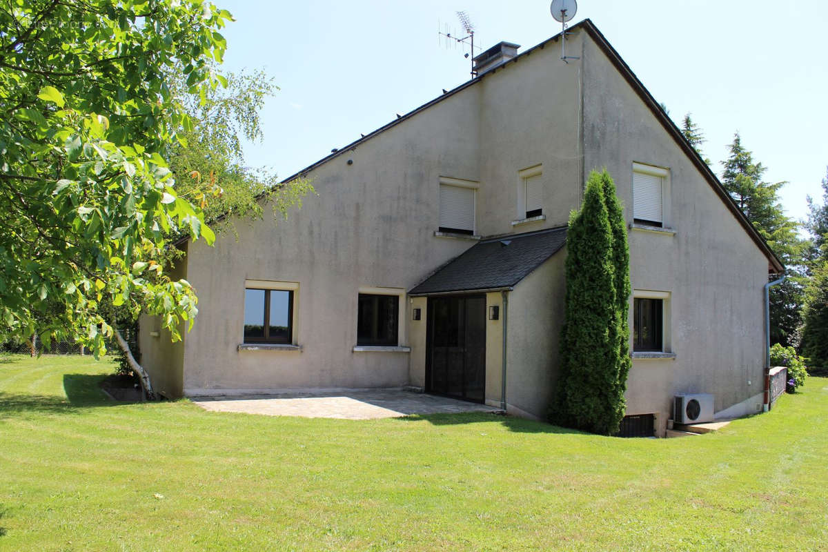 Maison à MAURIAC