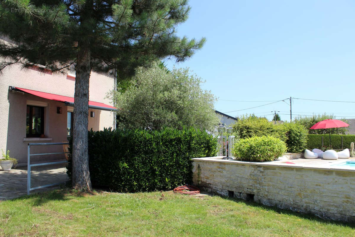 Maison à MAURIAC