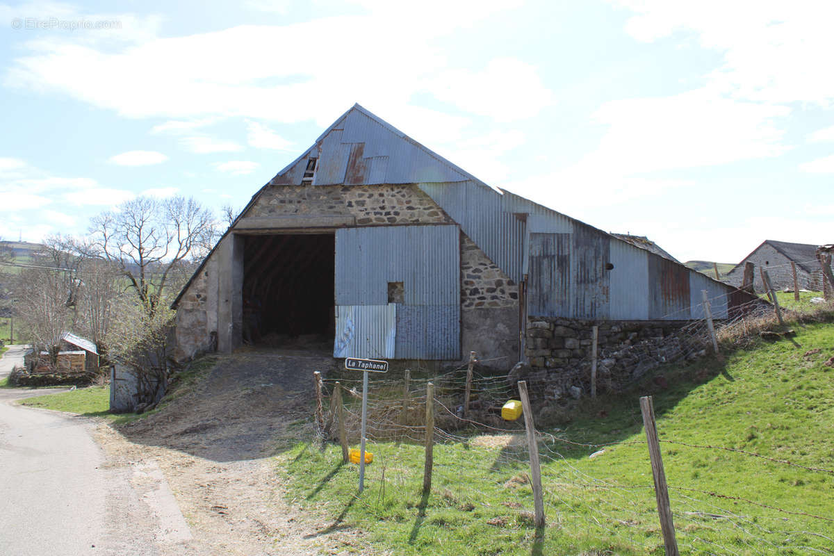 Maison à RIOM-ES-MONTAGNES