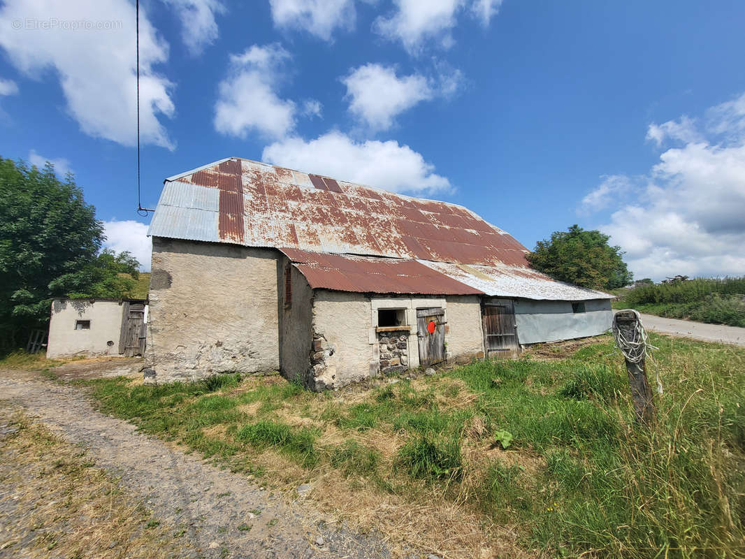 Maison à RIOM-ES-MONTAGNES