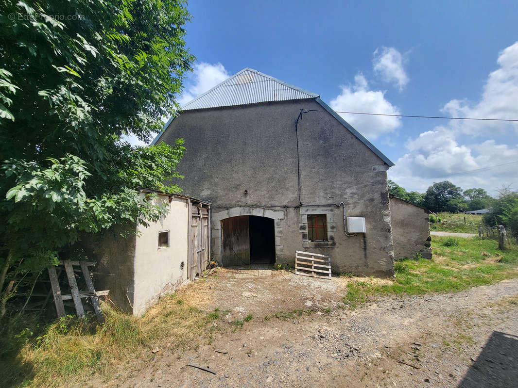 Maison à RIOM-ES-MONTAGNES