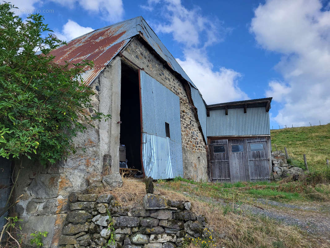 Maison à RIOM-ES-MONTAGNES