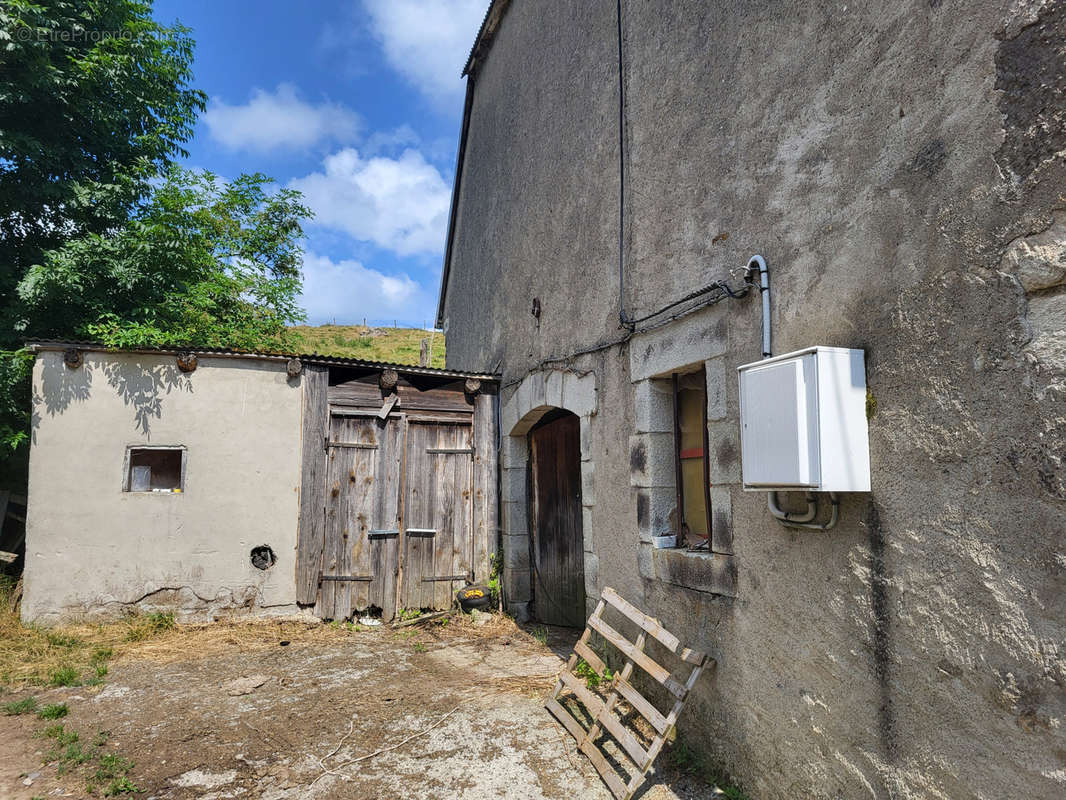 Maison à RIOM-ES-MONTAGNES