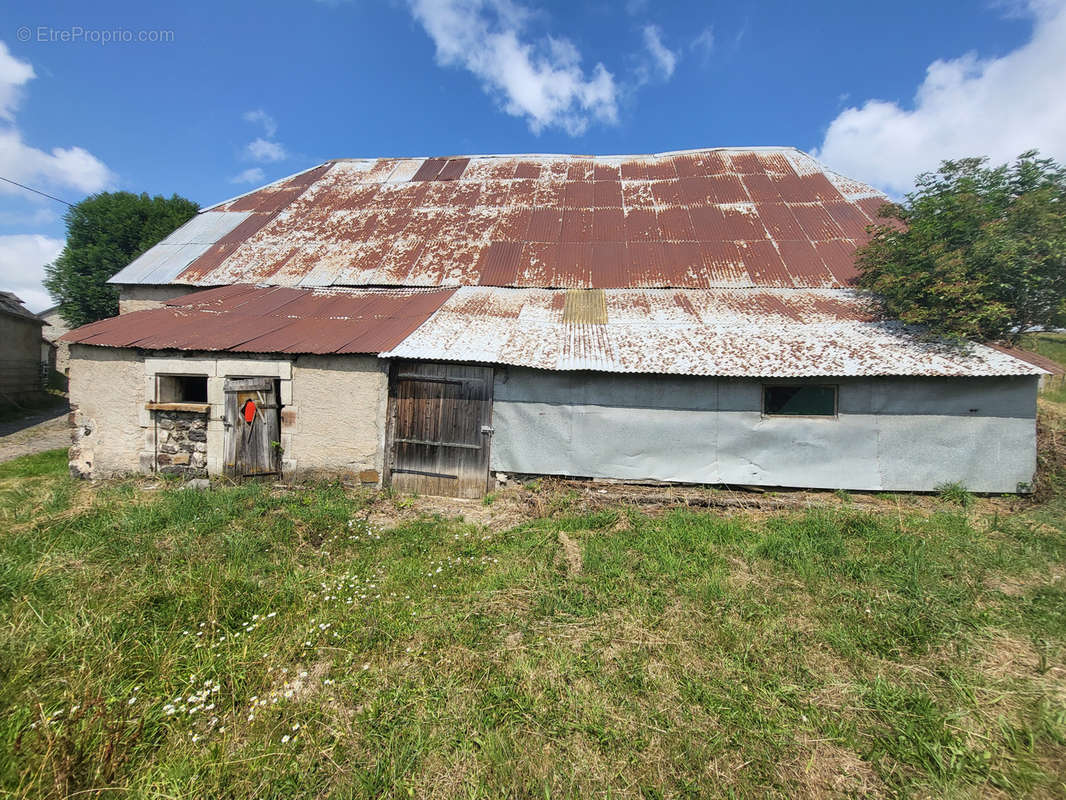 Maison à RIOM-ES-MONTAGNES