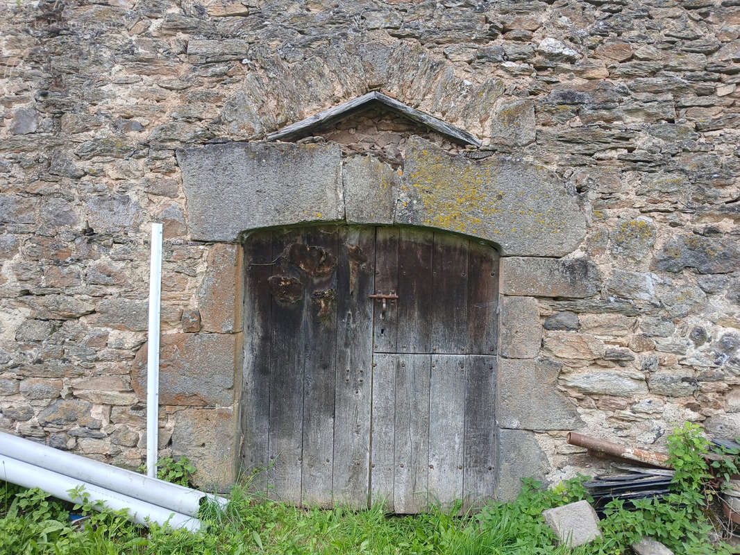 Maison à SAINT-CIRGUES-DE-MALBERT