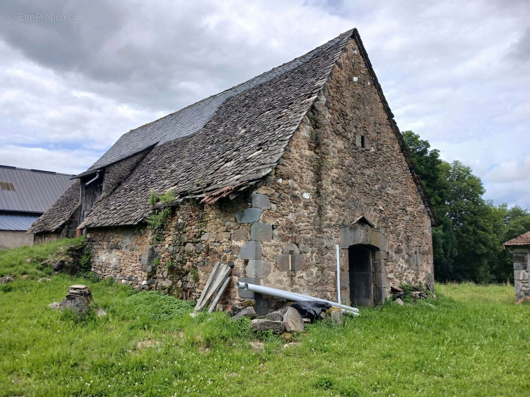 Maison à SAINT-CIRGUES-DE-MALBERT