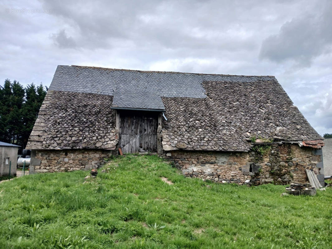 Maison à SAINT-CIRGUES-DE-MALBERT