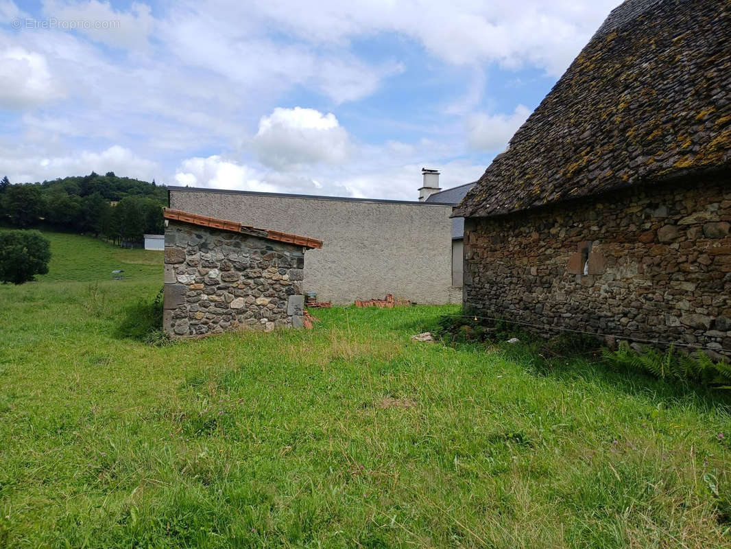 Maison à SAINT-CIRGUES-DE-MALBERT