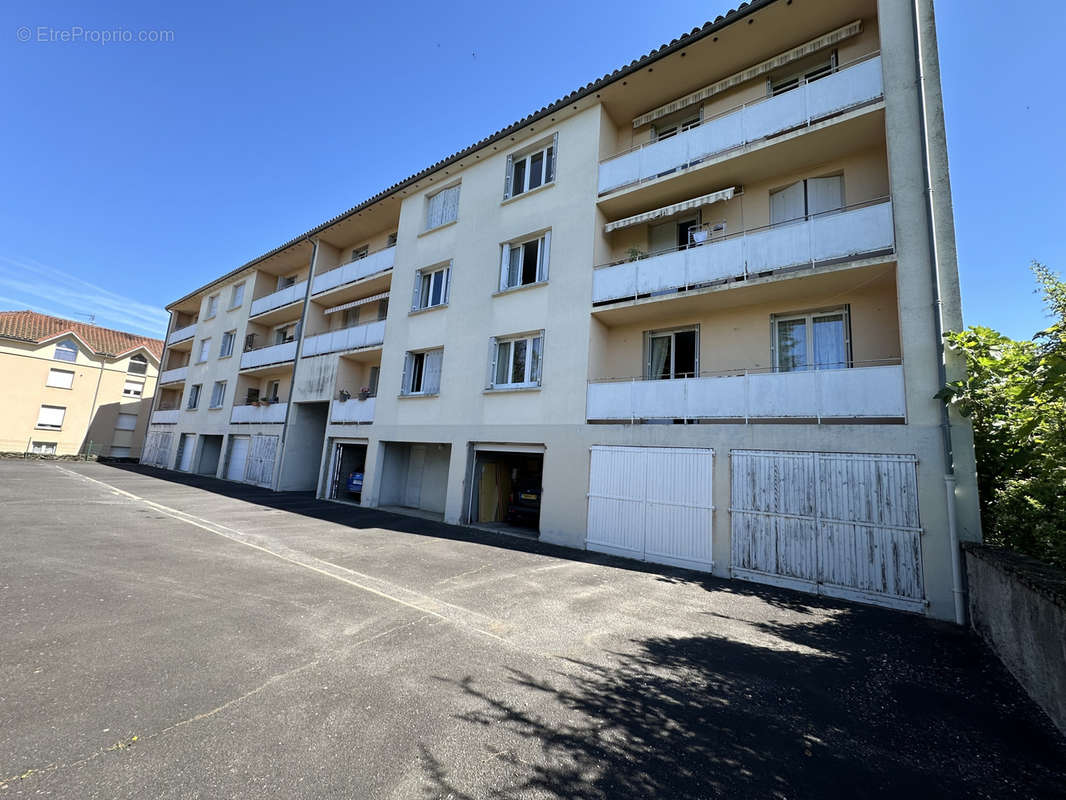 Appartement à ARPAJON-SUR-CERE