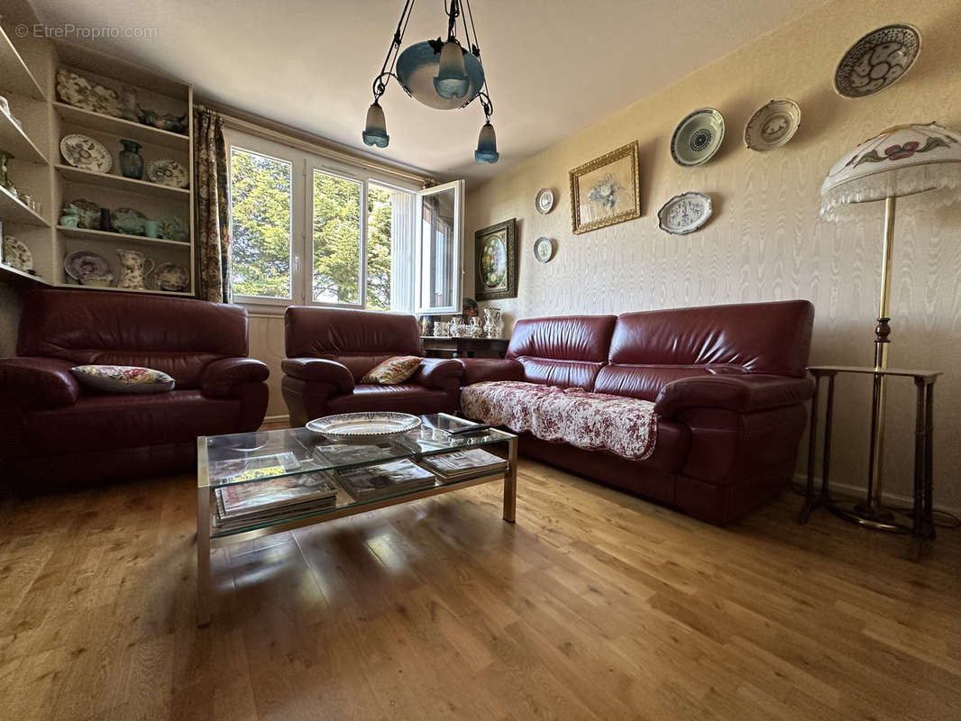 Appartement à ARPAJON-SUR-CERE