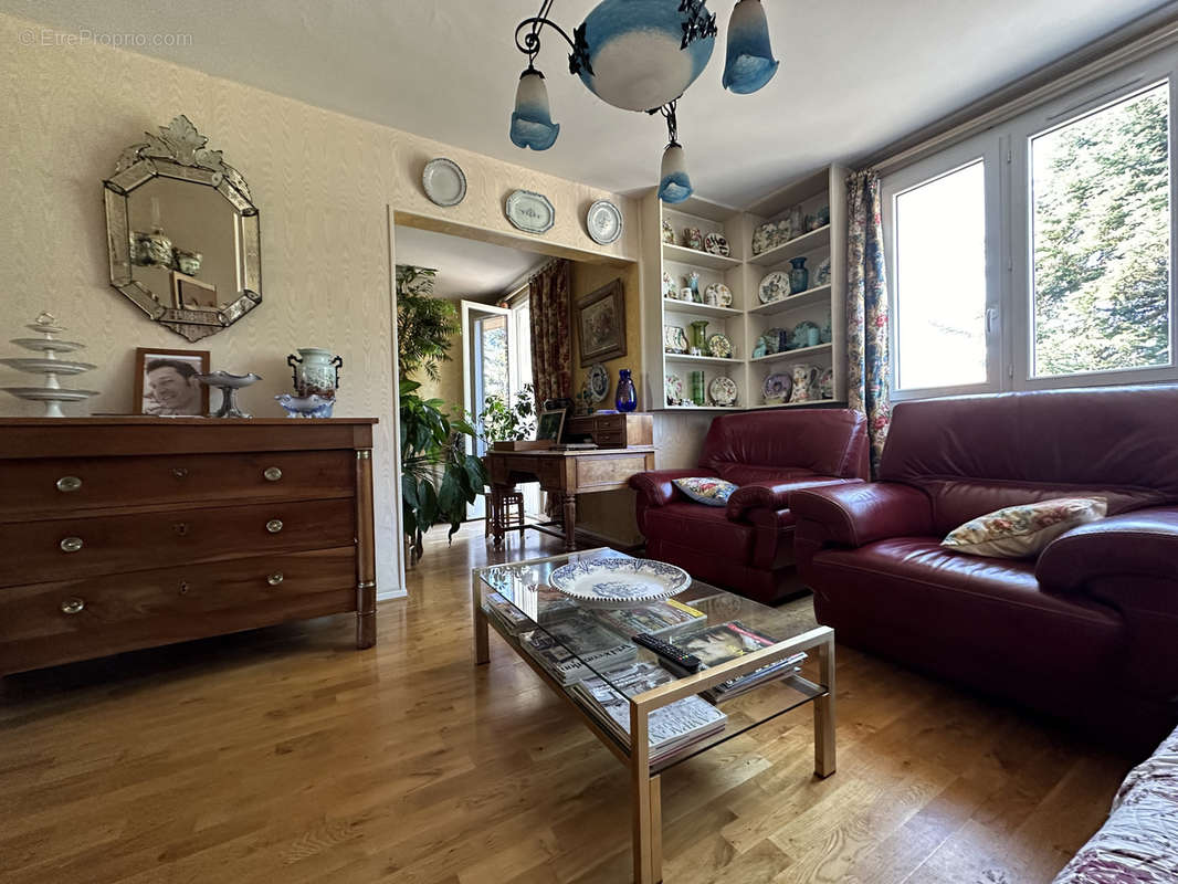 Appartement à ARPAJON-SUR-CERE