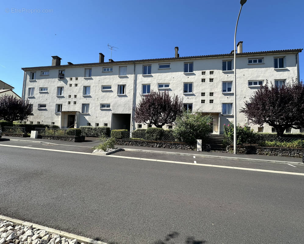 Appartement à ARPAJON-SUR-CERE