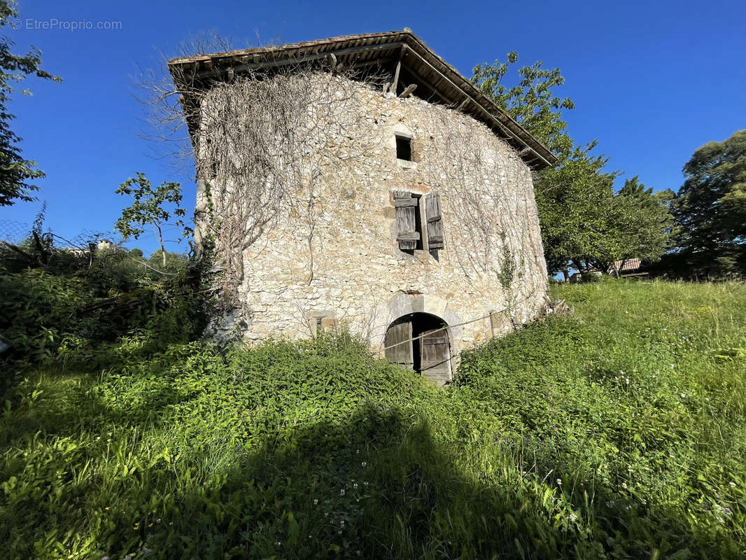 Maison à MONTMURAT