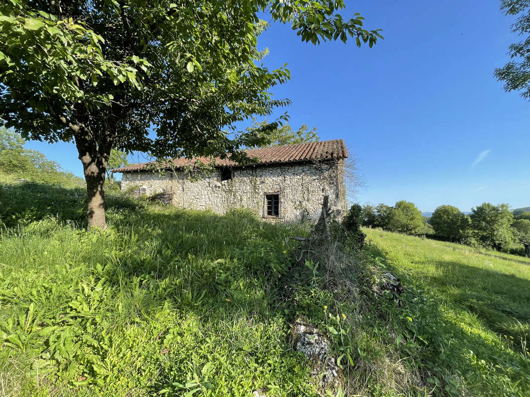 Maison à MONTMURAT