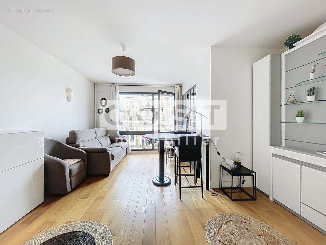 Appartement à PARIS-20E