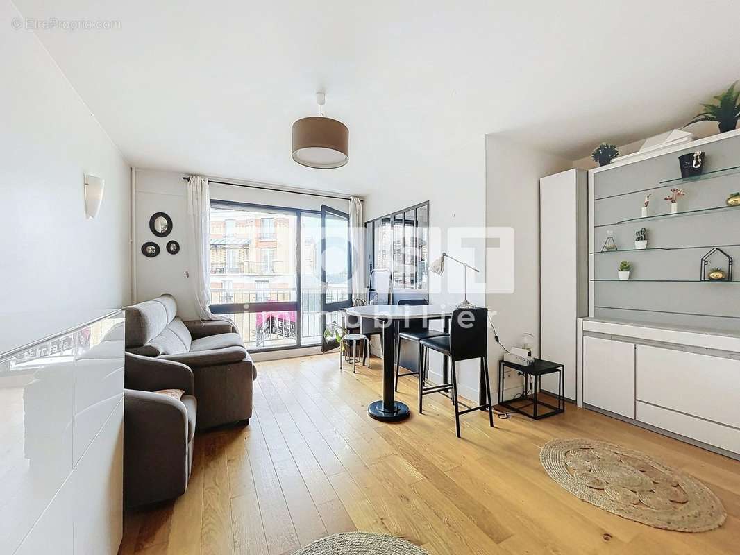 Appartement à PARIS-20E