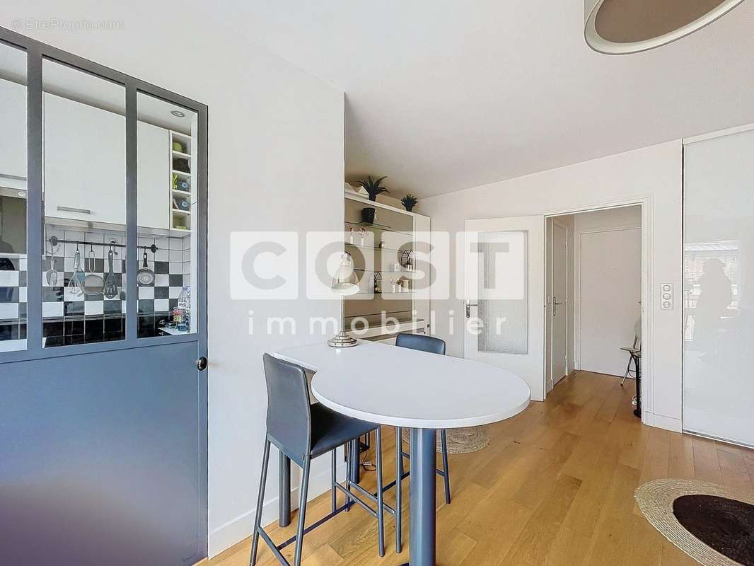 Appartement à PARIS-20E