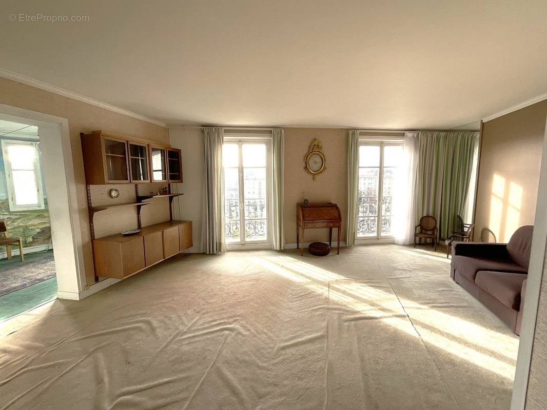 Appartement à NEUILLY-SUR-SEINE