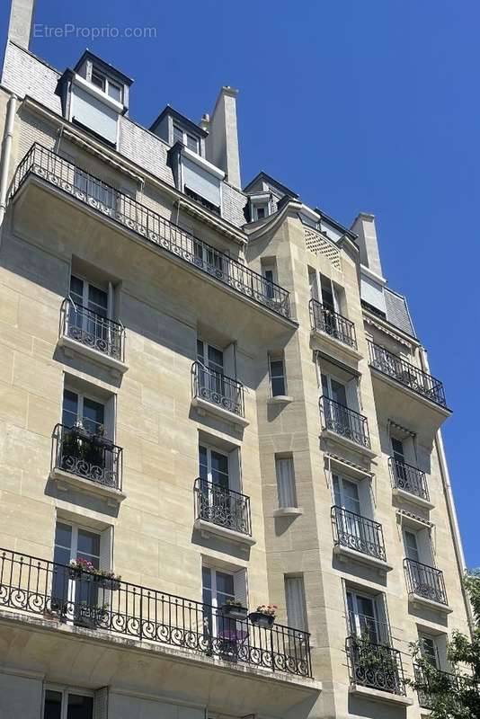 Appartement à NEUILLY-SUR-SEINE