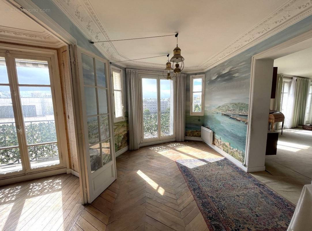 Appartement à NEUILLY-SUR-SEINE