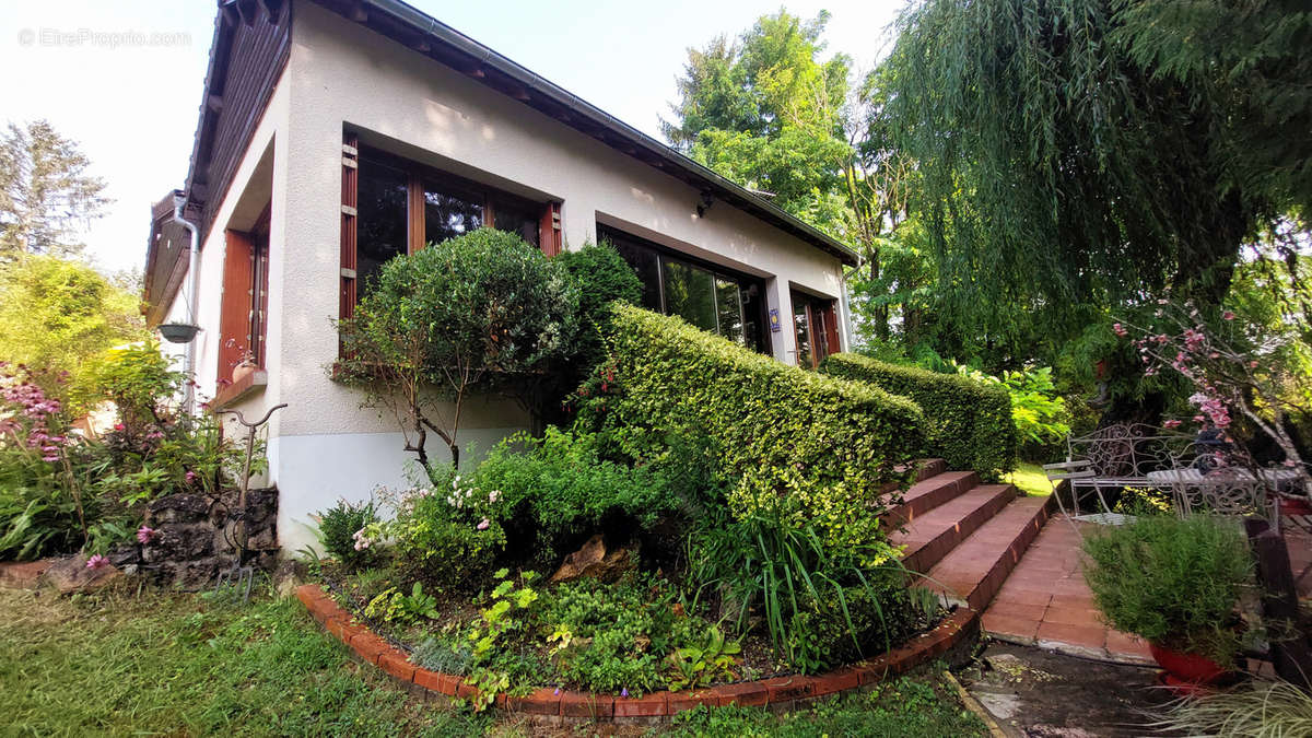 Maison à PONT-SUR-YONNE