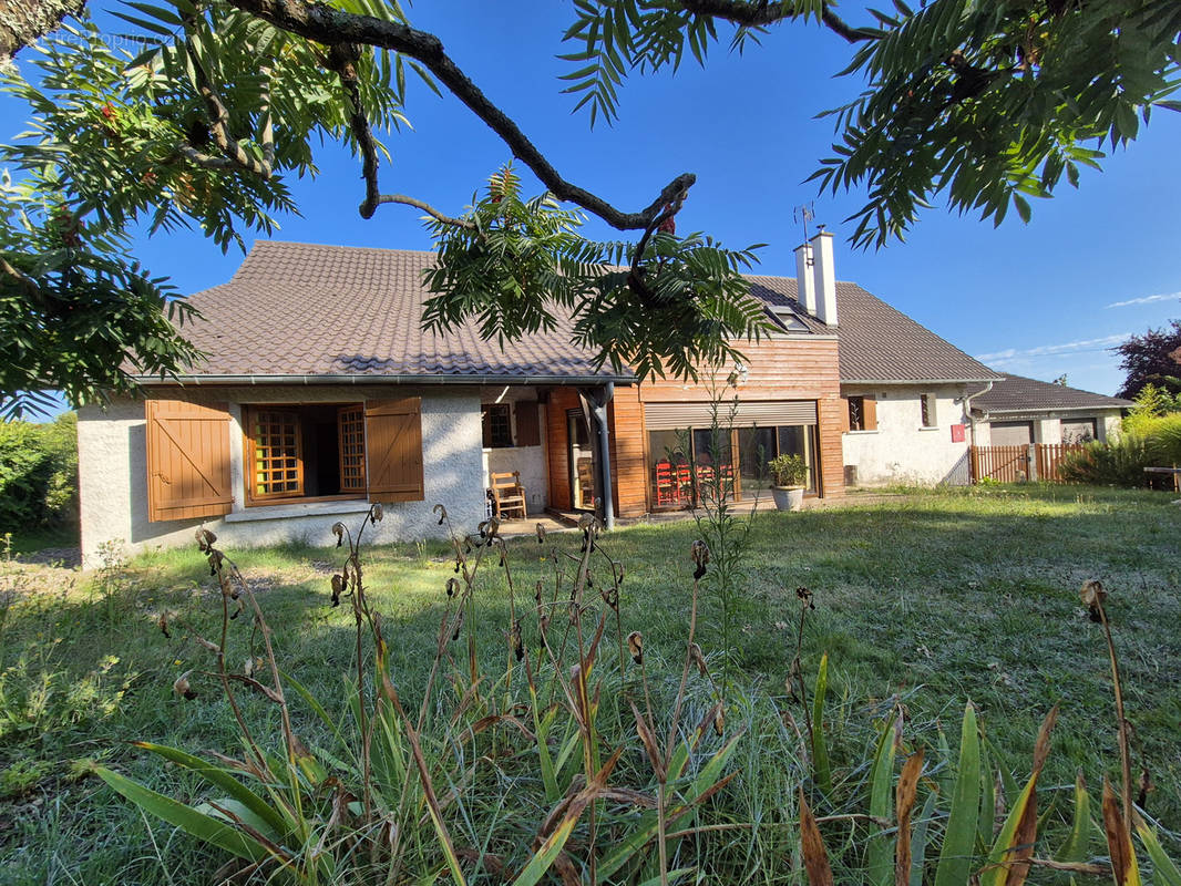 Maison à CREUZIER-LE-NEUF