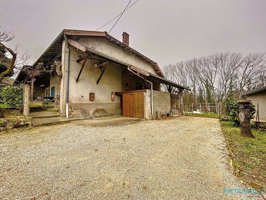 Maison à SAINT-JULIEN-SUR-VEYLE