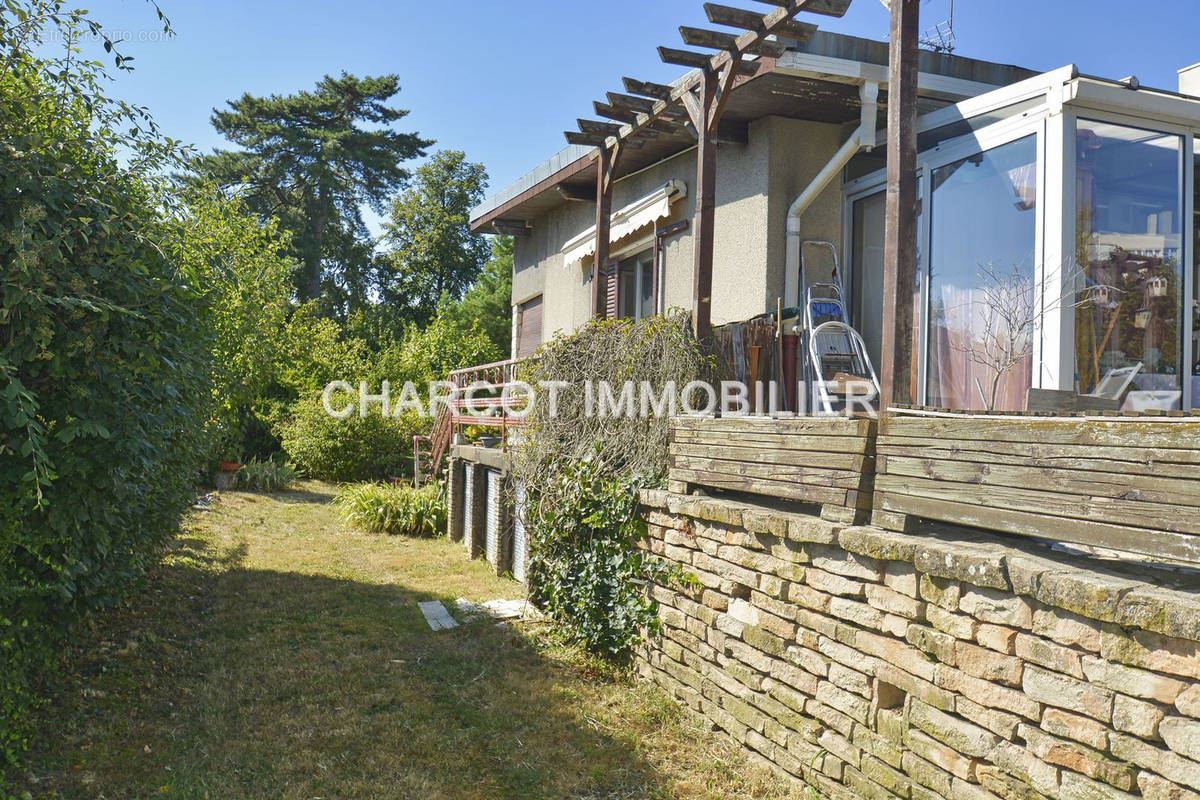 Maison à SAINTE-FOY-LES-LYON