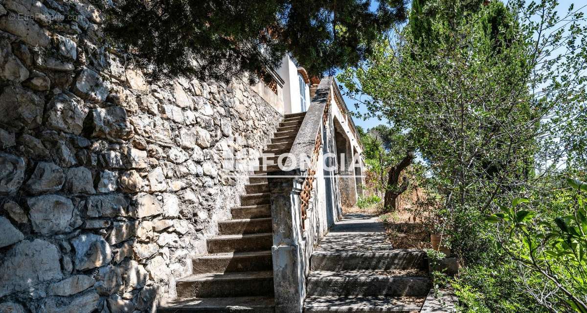 Maison à ROQUEBRUNE-CAP-MARTIN