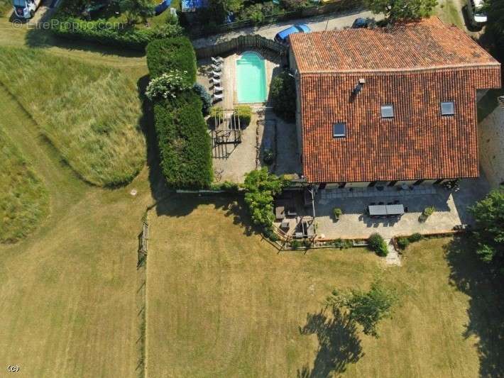 Maison à CHARROUX