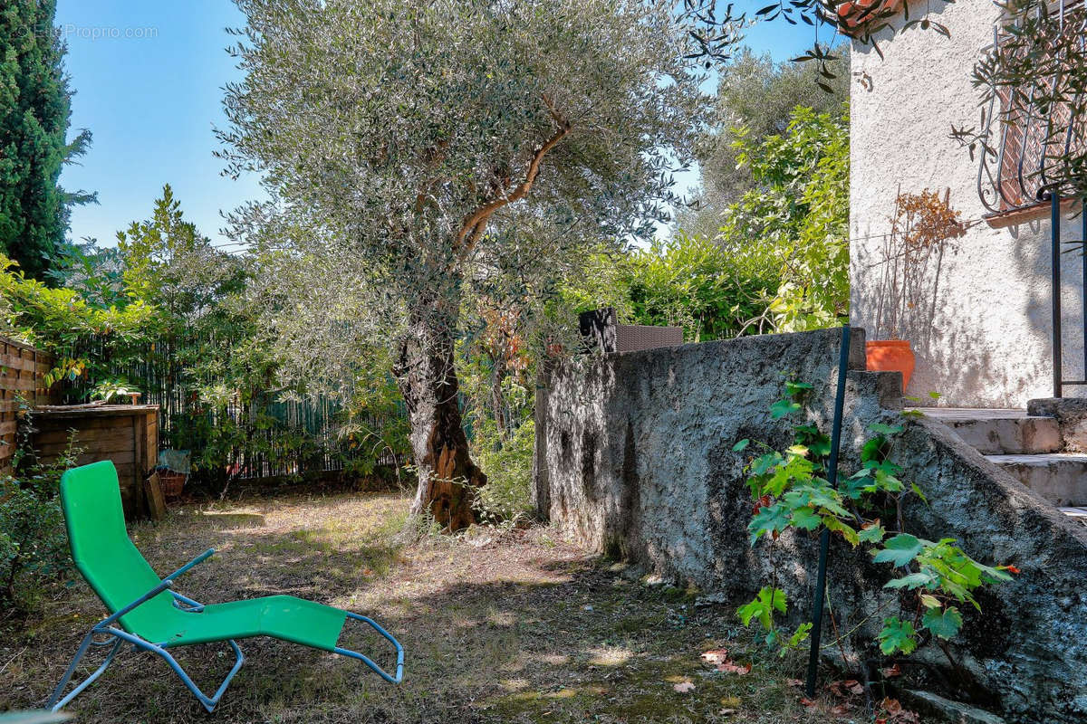 Maison à TOURRETTES-SUR-LOUP