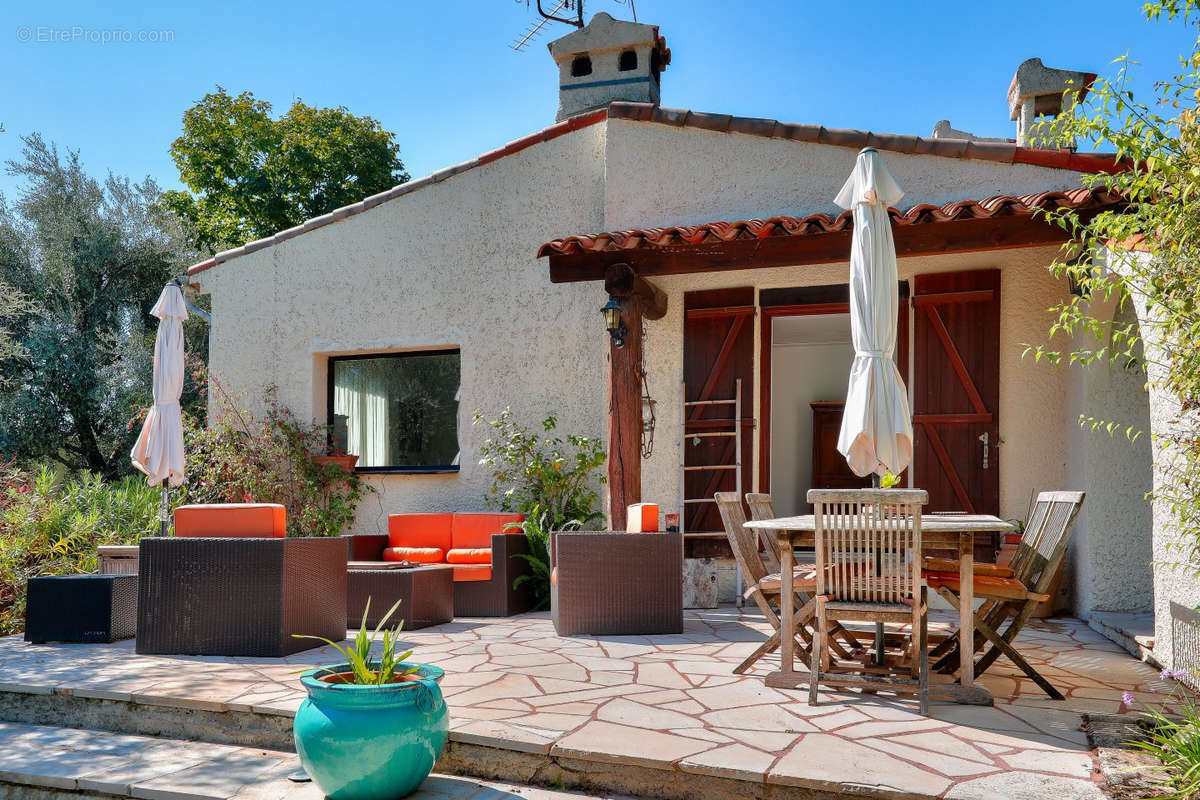 Maison à TOURRETTES-SUR-LOUP