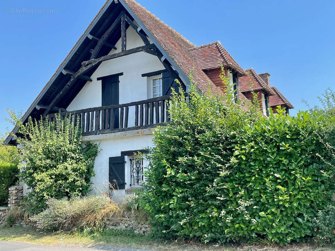 Maison à FAVEROLLES-LA-CAMPAGNE