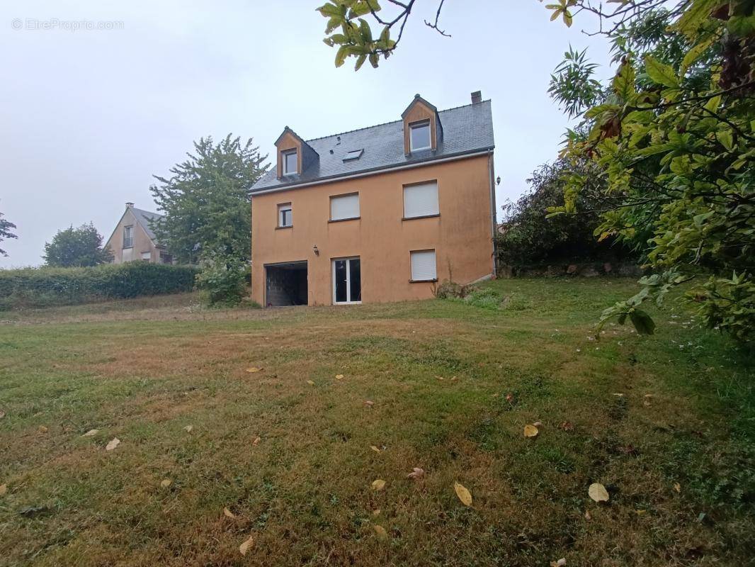 Maison à CHANTENAY-VILLEDIEU