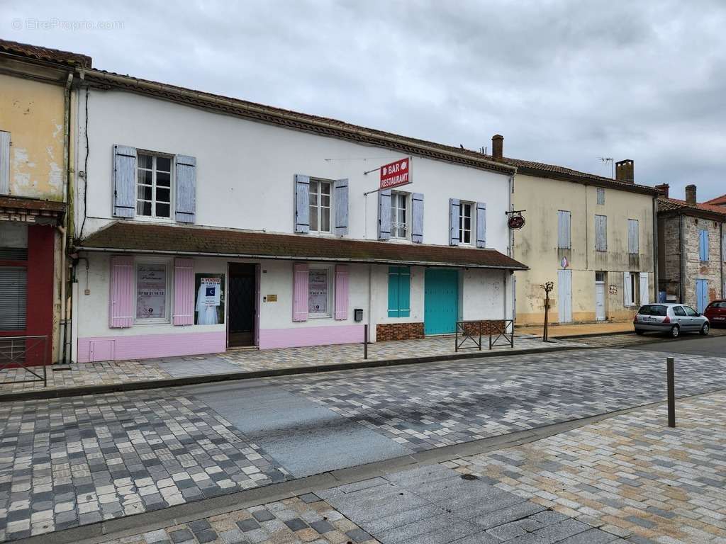 Commerce à COLAYRAC-SAINT-CIRQ