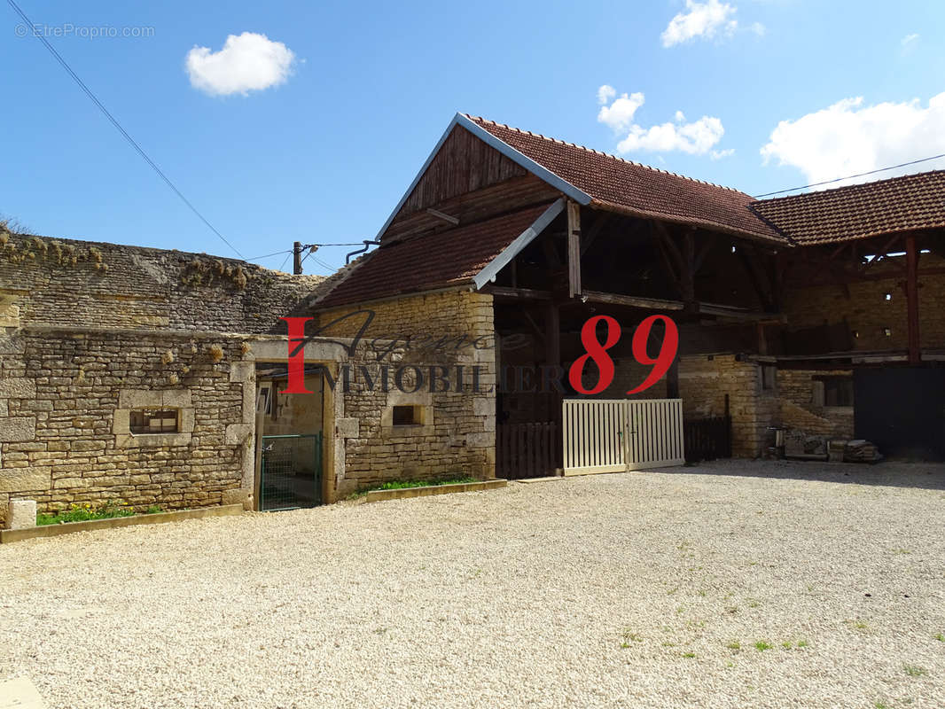 Maison à CERILLY