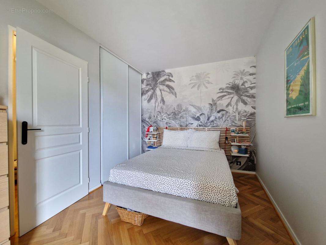 Appartement à LEVALLOIS-PERRET