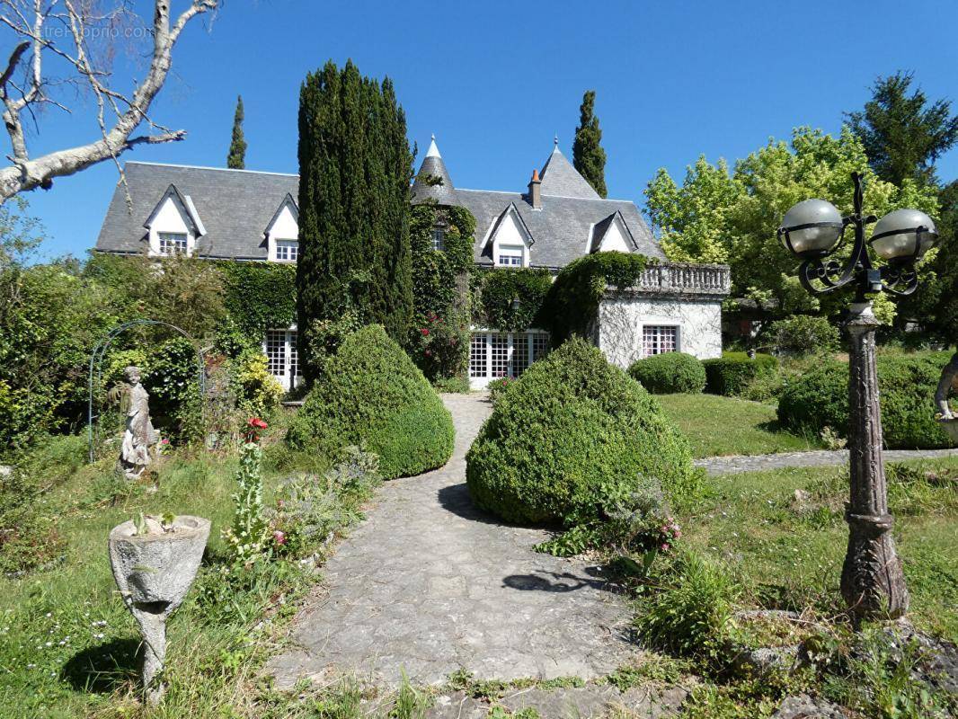 Maison à BEAULIEU-LES-LOCHES